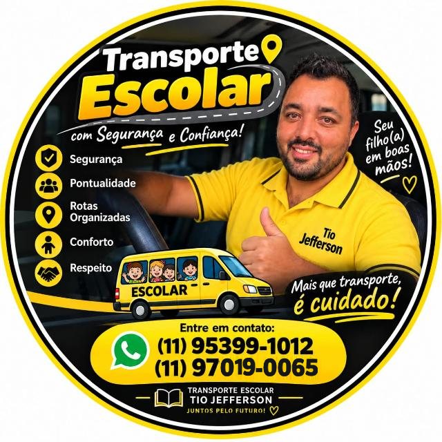 Tio Jefferson ao volante da van escolar, com o polo amarelo do Transporte Escolar Tio Jefferson